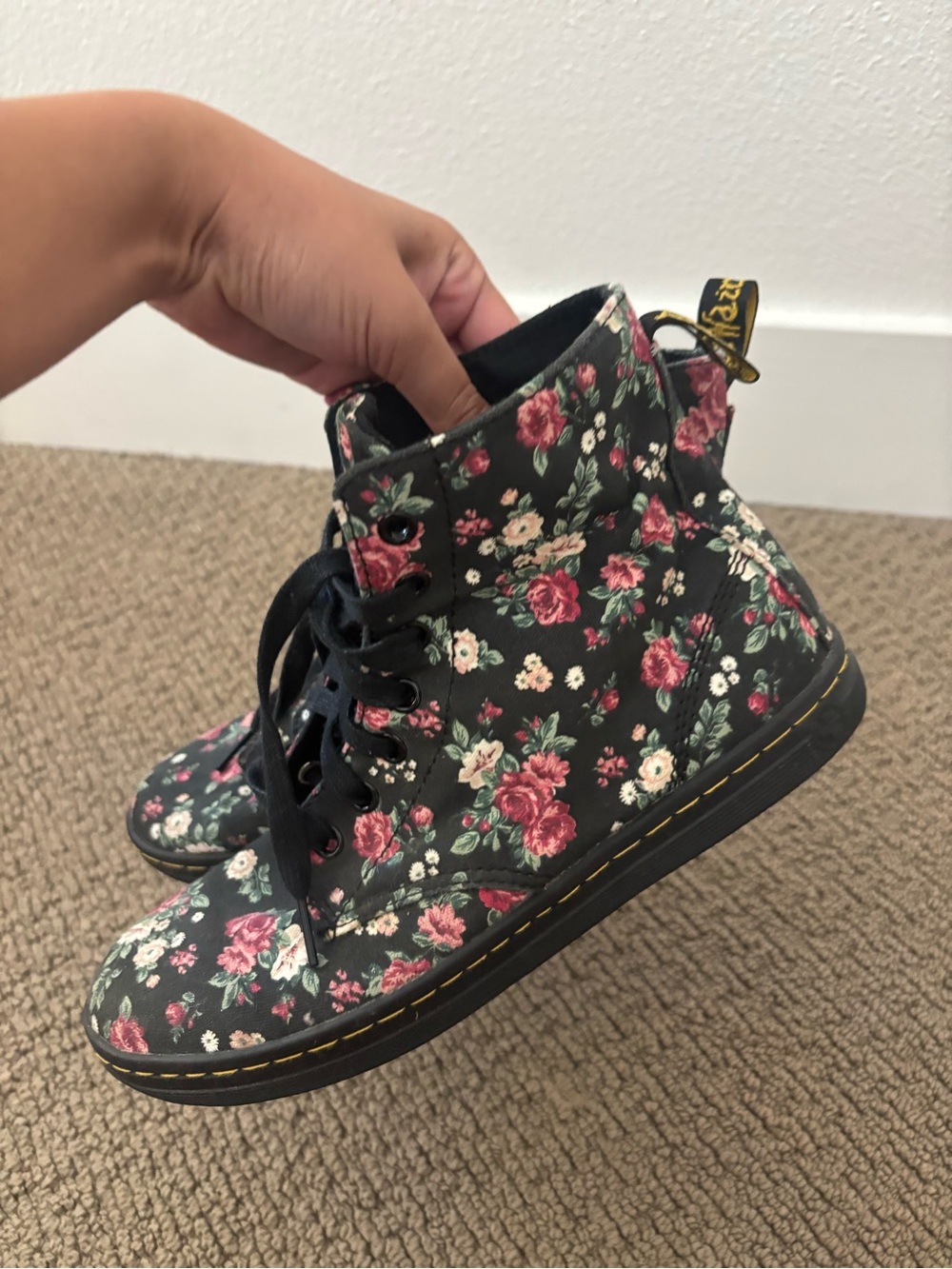 Dr. Martens Hackney 7-Eye Canvas Boot in Black Vintage Rose - Picture 3 of 7